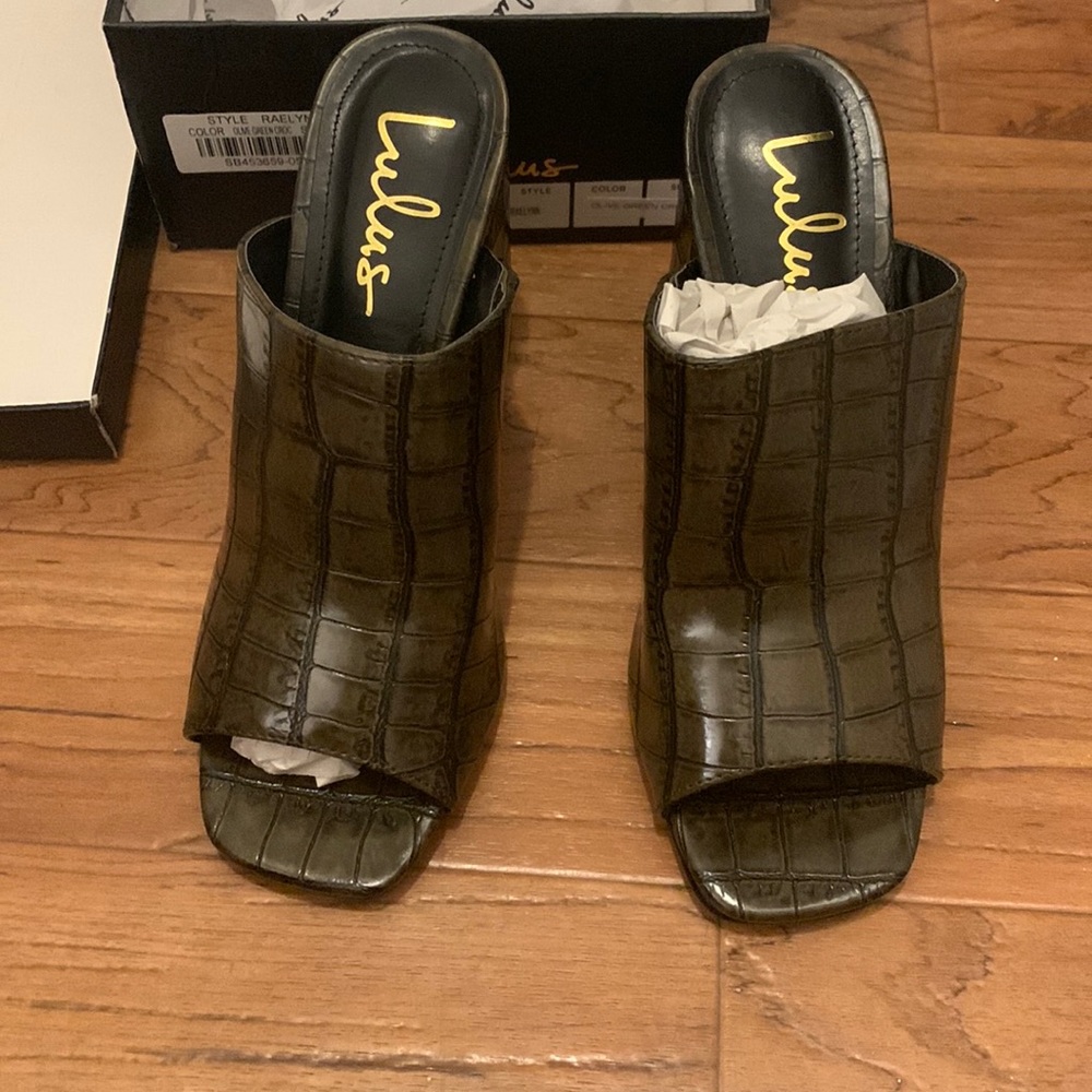 Lulus Green Crocodile Mules